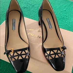 Prada Calzature Vernice Cut Out Heels